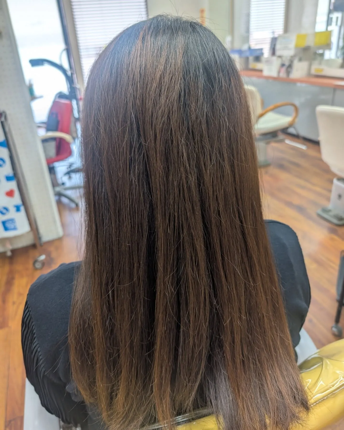 梅雨前にストレートパーマしませんか？