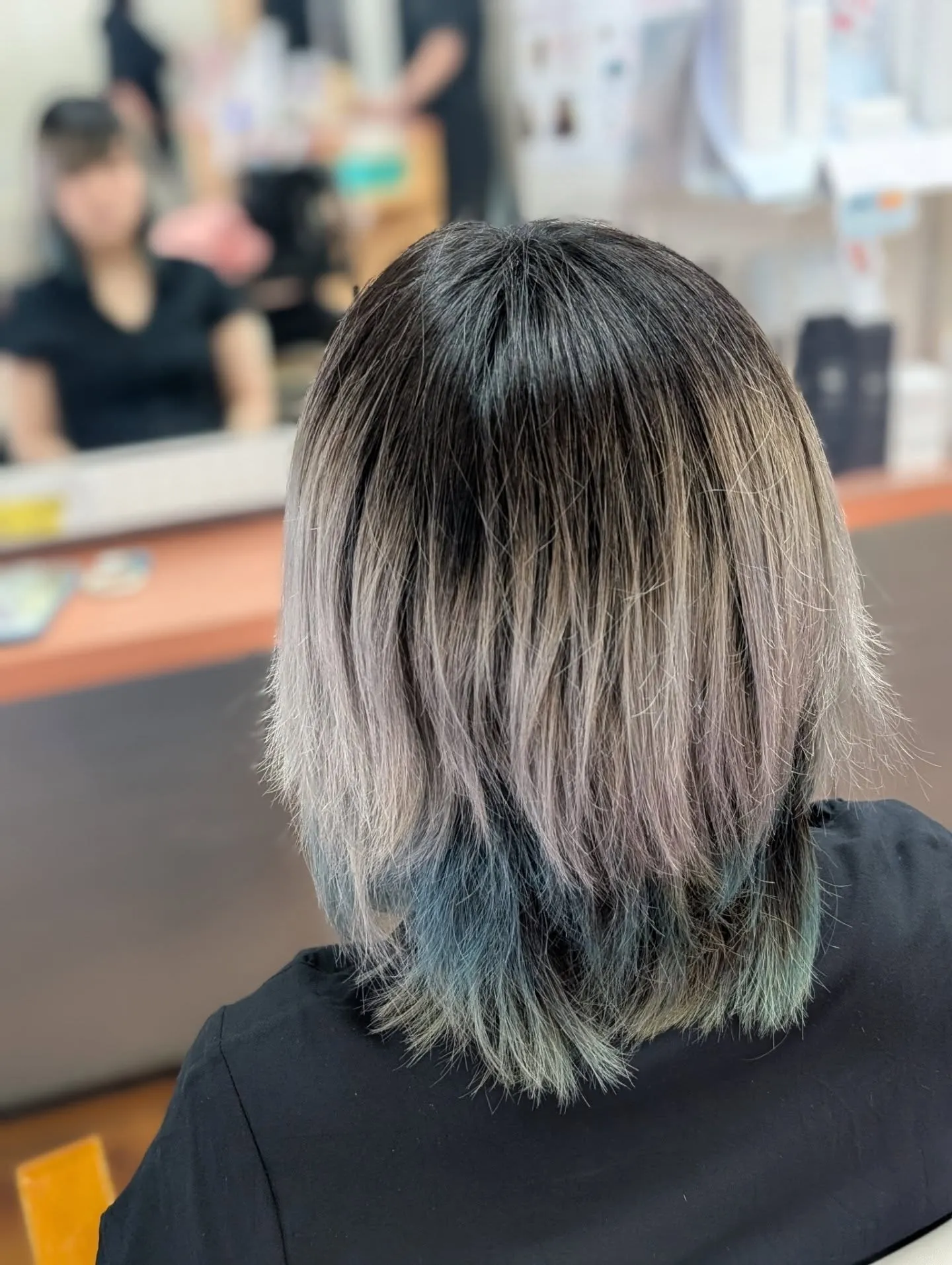 コバルト＆ラピスのウルフカット、素敵です。