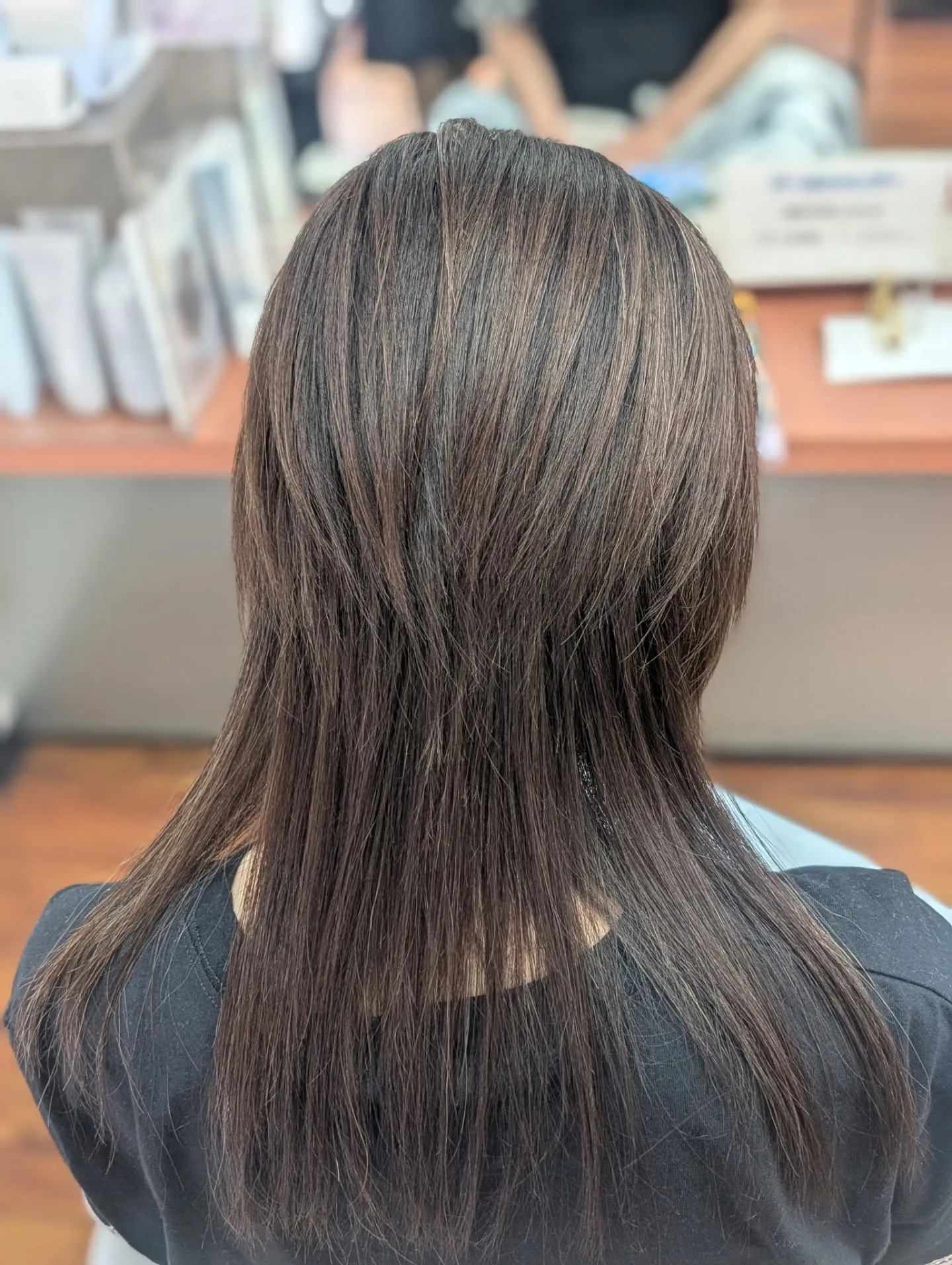 夏の輝きターコイズ色の縮毛矯正＆髪質改善トリートメント