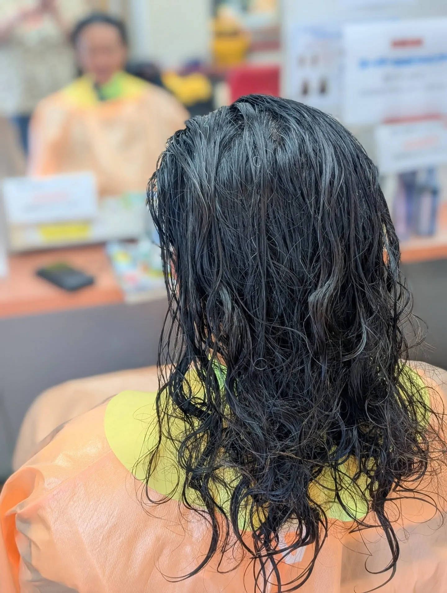 3年間伸ばした髪の毛を極道パーマに