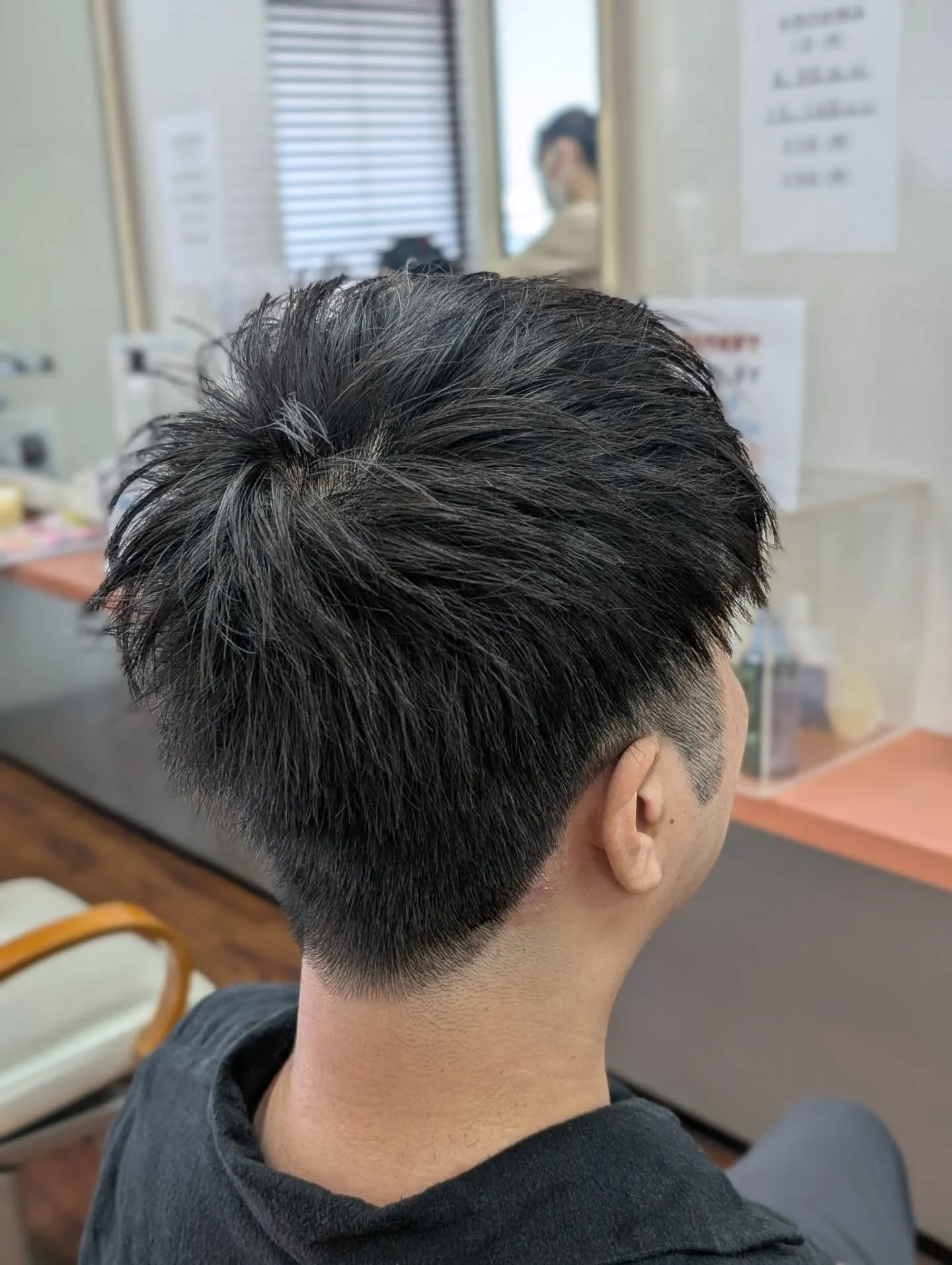 夏にぴったり、サラリーマン向けツーブロックヘア