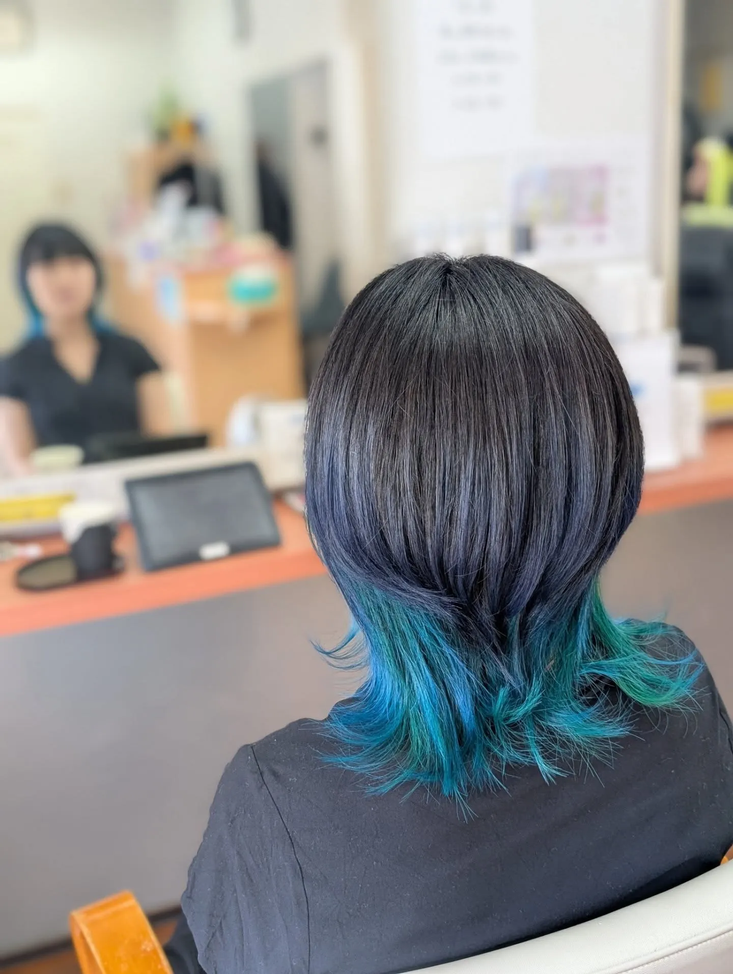 おしゃれなウルフカットと、