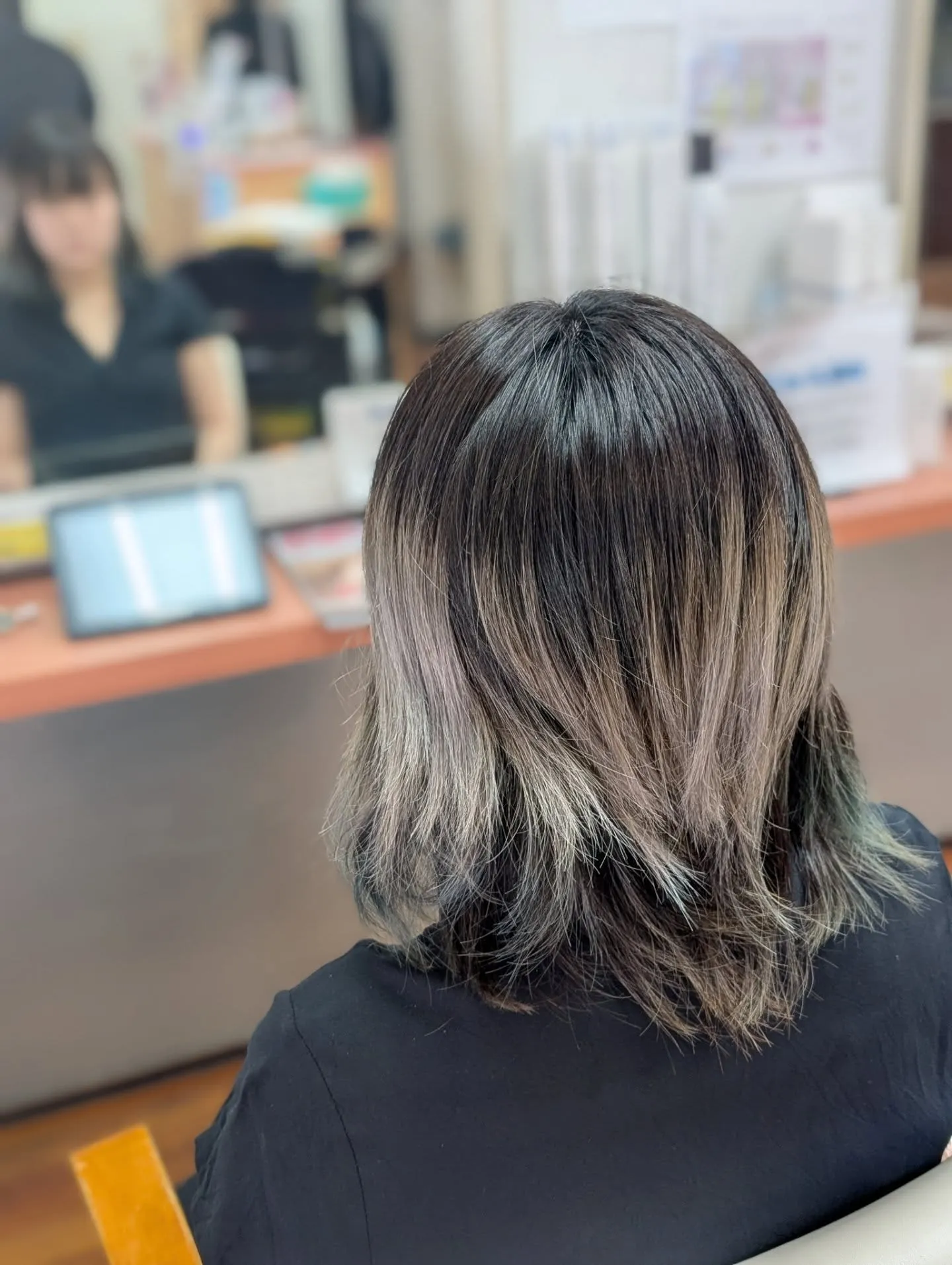 おしゃれなウルフカットと、