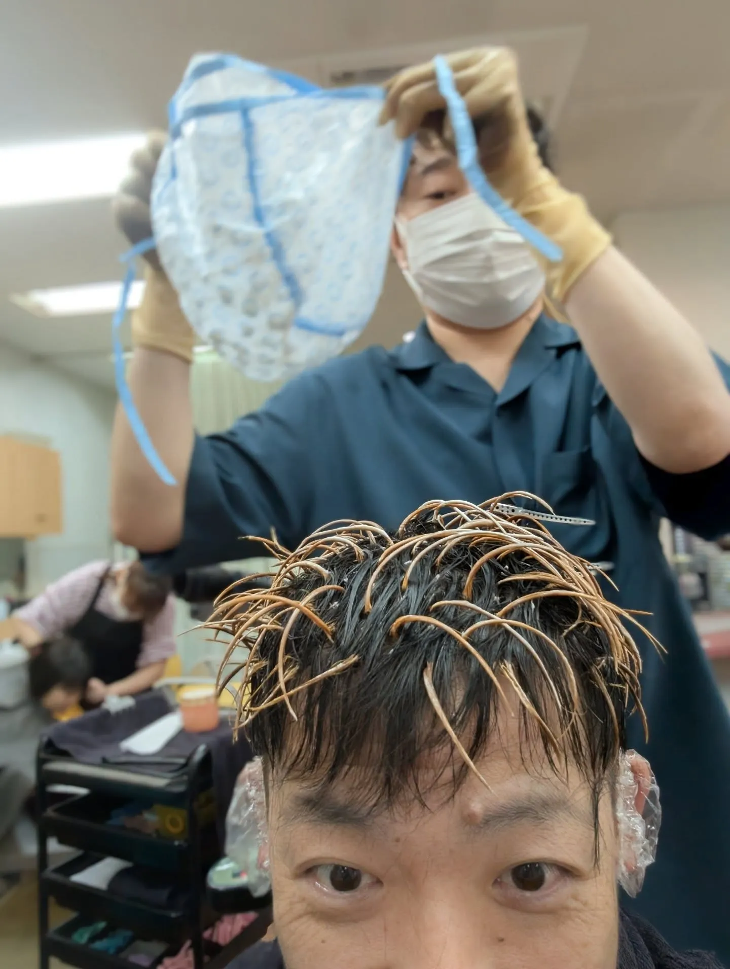 メッシュキャップで叶える大人のメンズメッシュカラー