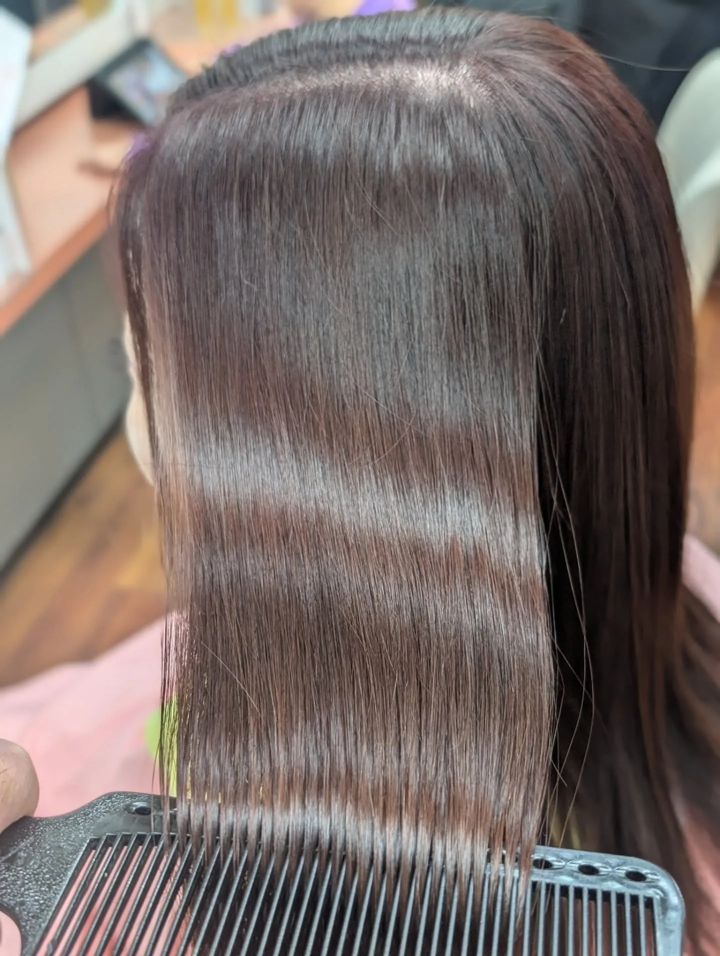 【12月のヘアケア】乾燥に負けない潤いたっぷりの艶カラーで新...