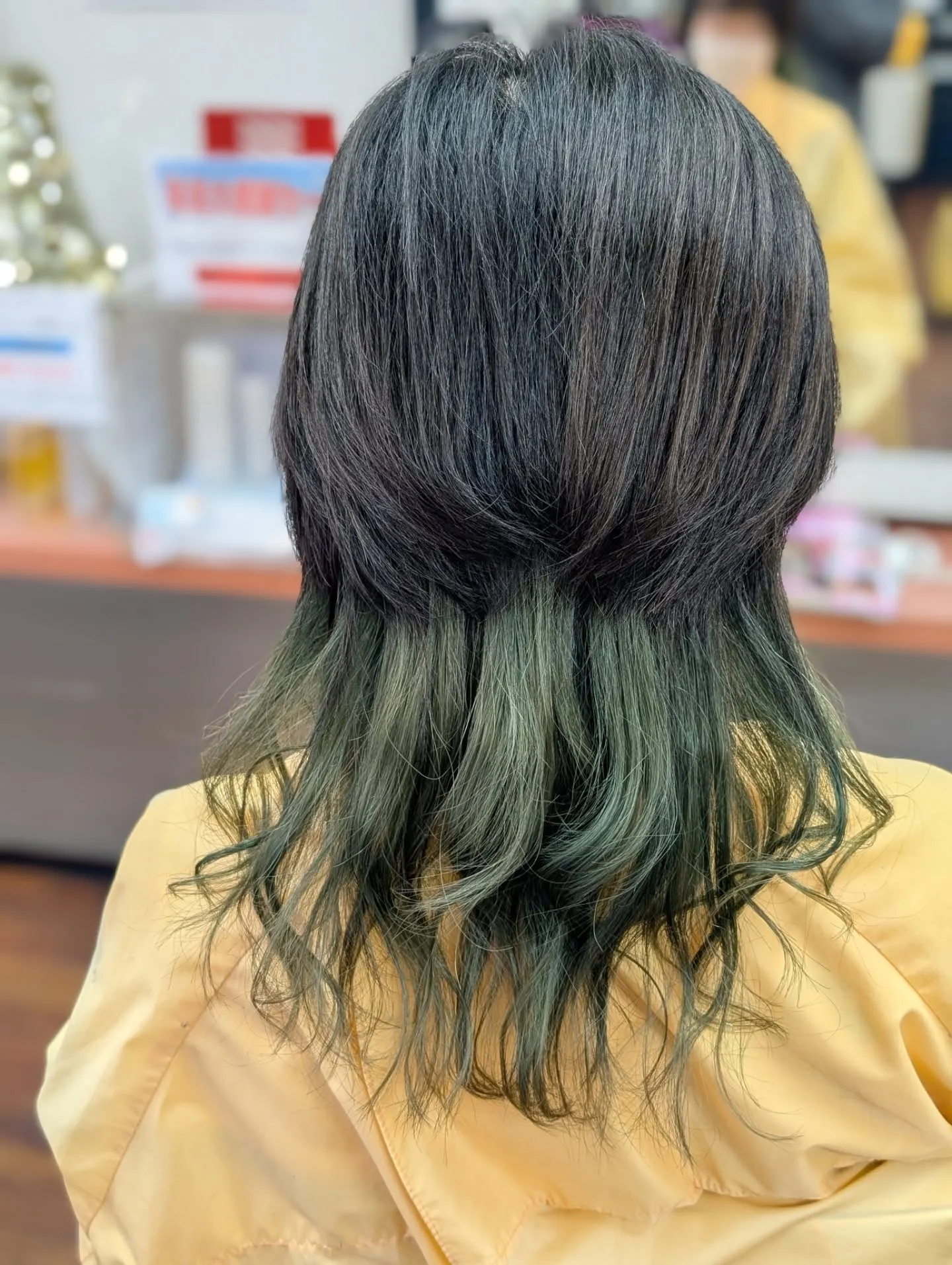 透明感と個性が揺らめく、大人のためのクラゲウルフ。