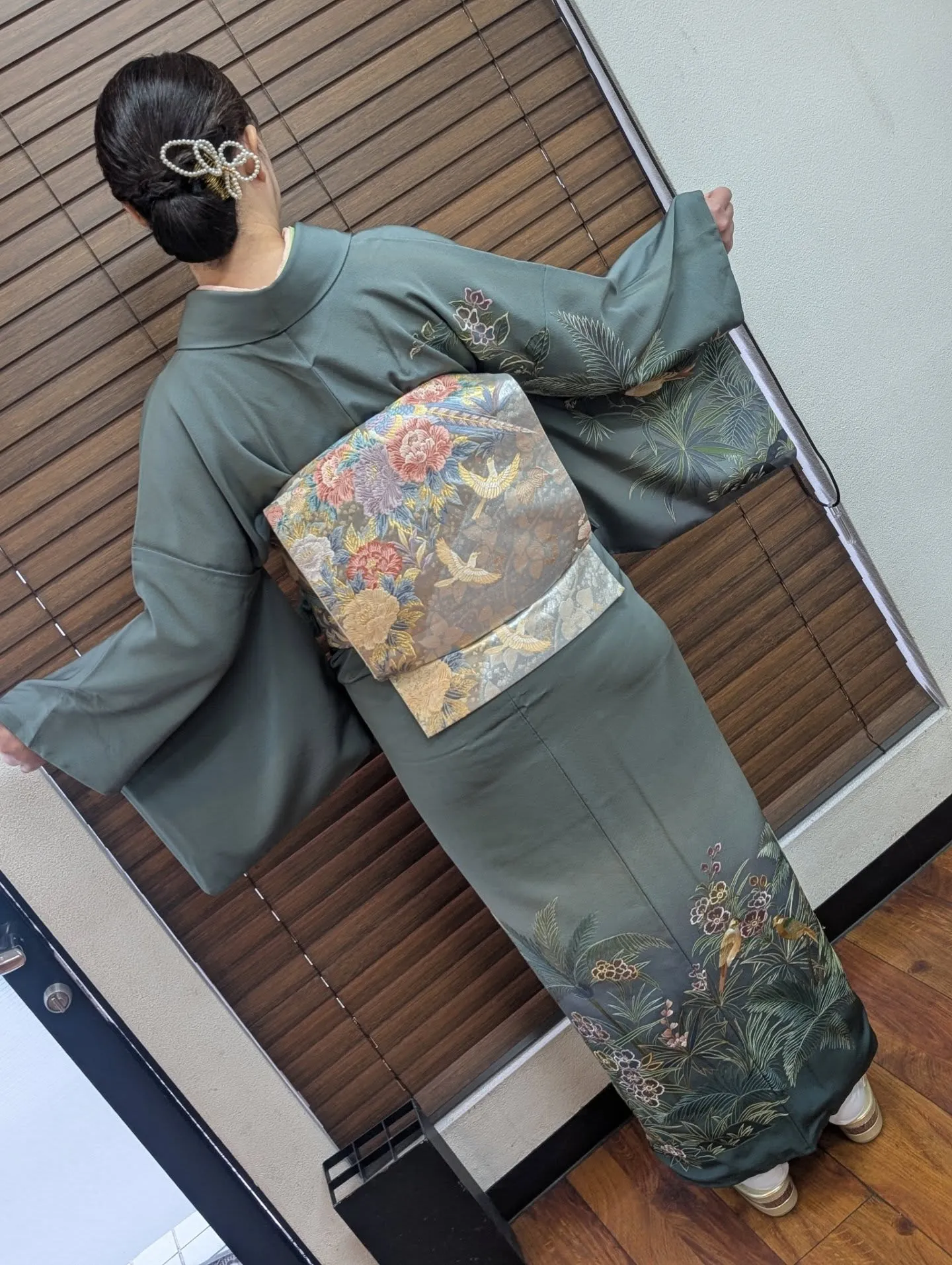 ご子息、ご令嬢のご卒業、誠におめでとうございます。