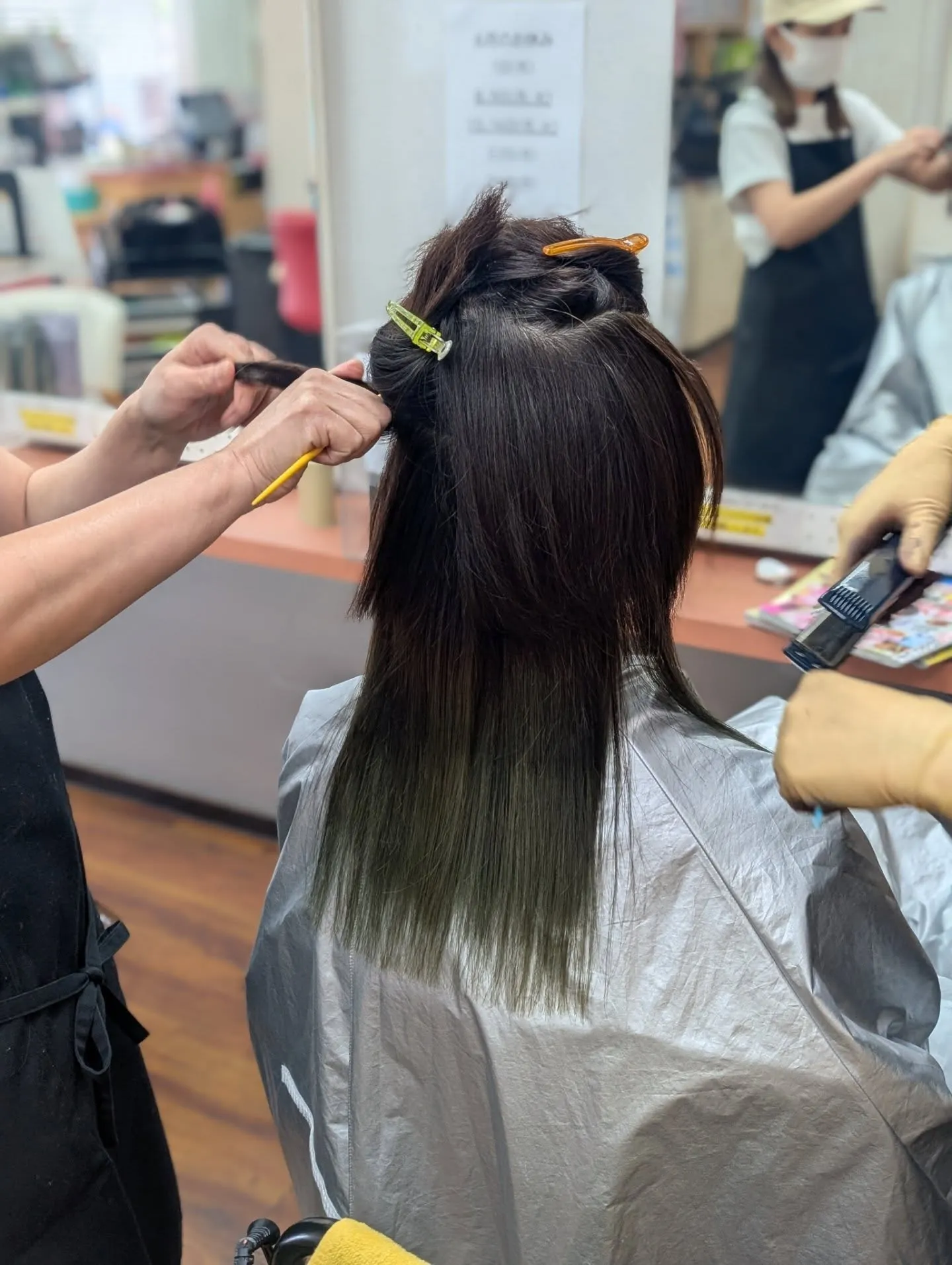 【梅雨のうねり対策】髪質改善＋縮毛矯正でつくる、艶やかロング...