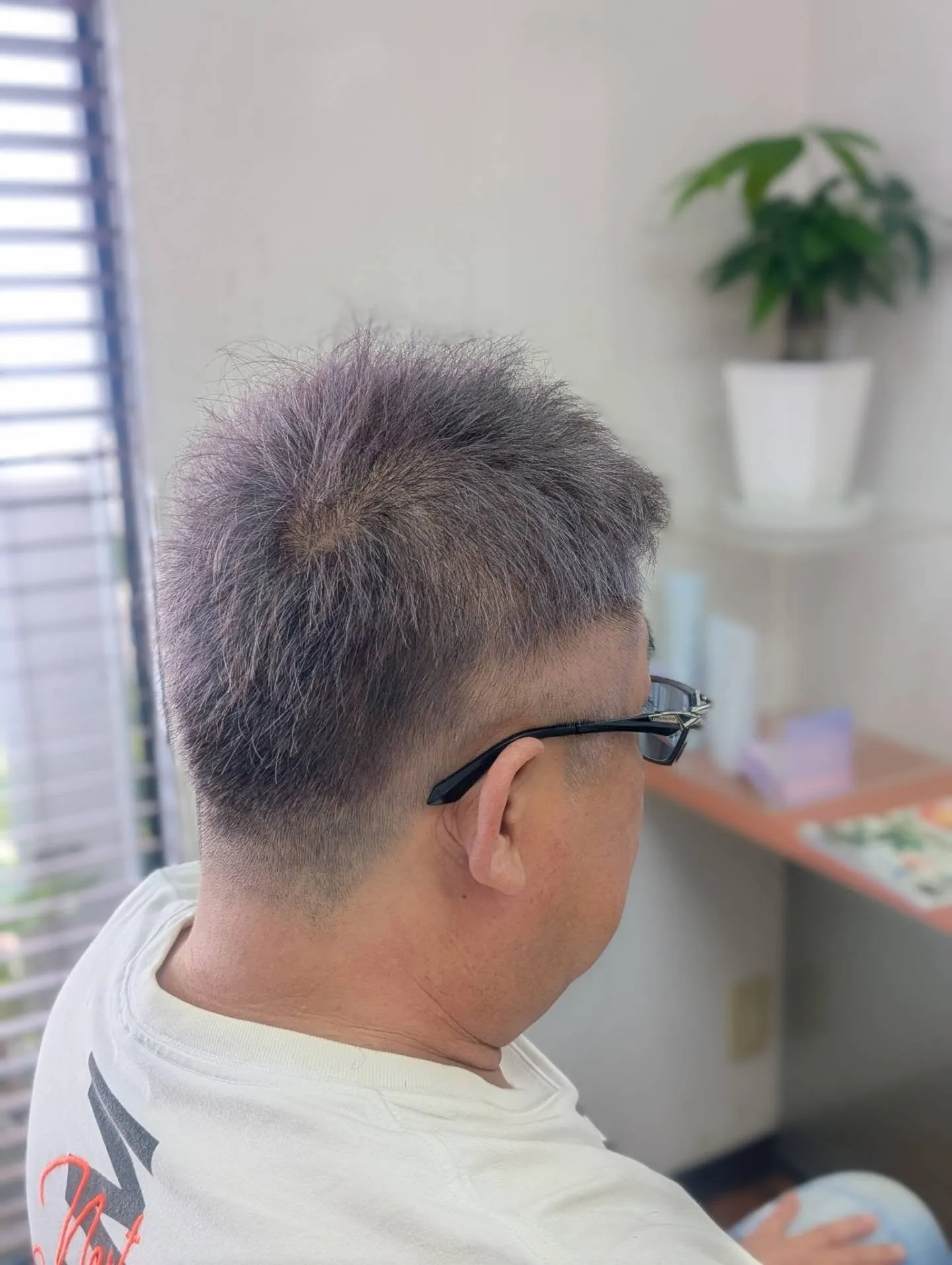 【50代メンズ】白髪は隠さず活かす。