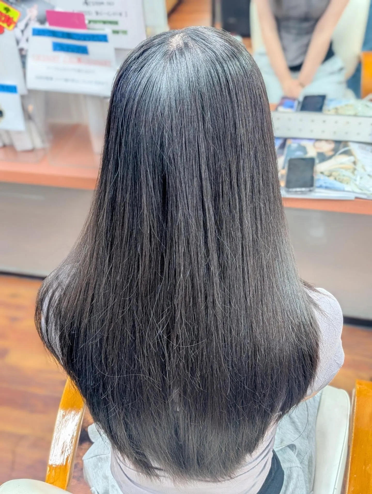 特に土日のご予約が大変混み合っております。 お友達と予定を合わせるのも、一苦労ですよね。 そこでおすすめなのが、「金曜日」のご来店です！