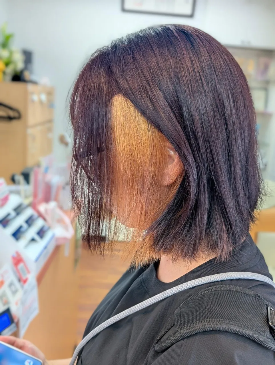 リリー美容室の真上の上空をあの「ブルーインパルス」が飛んでいったのです!